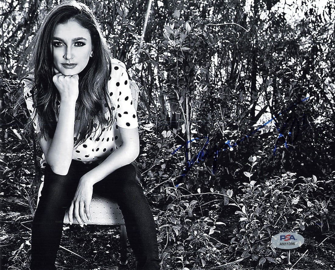 Daya Autographed 8x10 Photo PSA/DNA Certified Music Collectible: Daya Autographed 8x10 Photo PSA/DNA Certified Music Collectible This is an original, professionally printed 8x10 photograph of the singer Daya, featuring her authentic autograph. The signature has bee