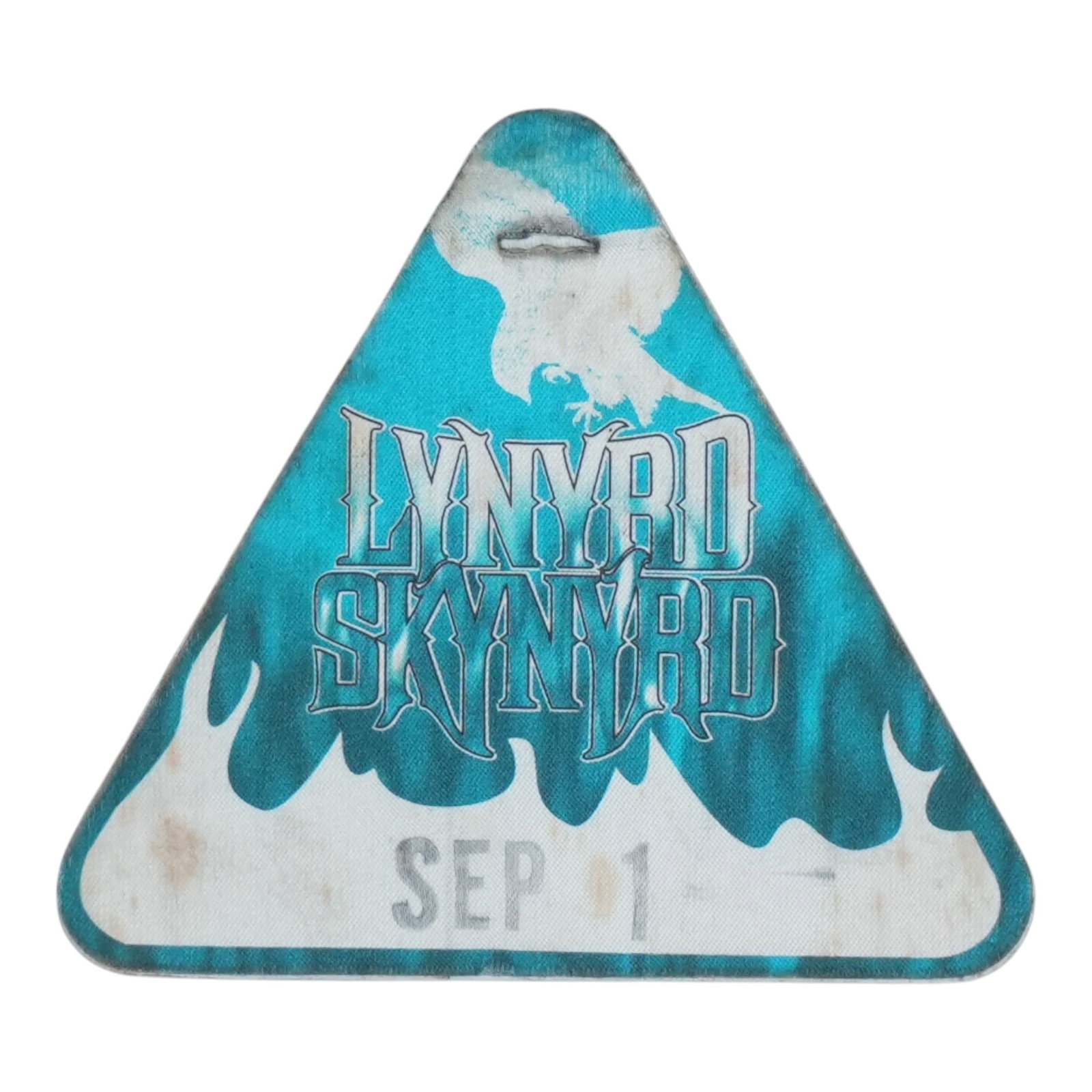 Vintage Lynyrd Skynyrd Concert Tour Pass 1980s: Vintage Lynyrd Skynyrd Concert Tour Pass 1980s This is an original vintage backstage pass from a 1980s Lynyrd Skynyrd concert tour. It is an authentic piece of music memorabilia, offering a genuine co