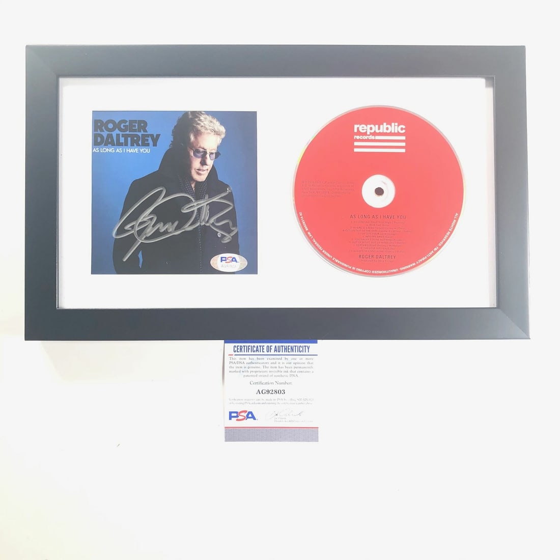 Roger Daltrey Framed Signed CD Cover PSA/DNA Authenticated: Roger Daltrey Framed Signed CD Cover PSA/DNA Authenticated This item features a framed CD cover signed by Roger Daltrey, the iconic lead singer of The Who. The autograph has been authenticated by PSA/