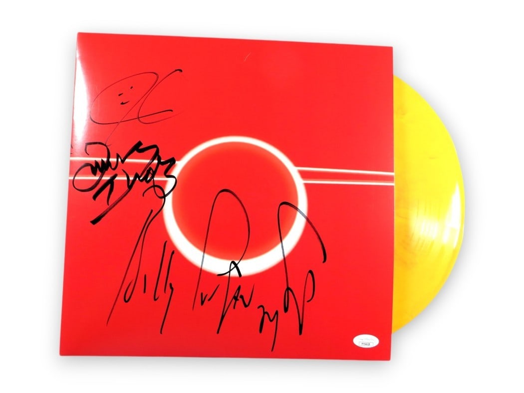 Smashing Pumpkins Autographed Album Cover Corgan Chamberlin Iha JSA: Smashing Pumpkins Autographed Album Cover Corgan Chamberlin Iha JSA This is an original autographed album cover from the iconic band Smashing Pumpkins. It features the signatures of band members Billy