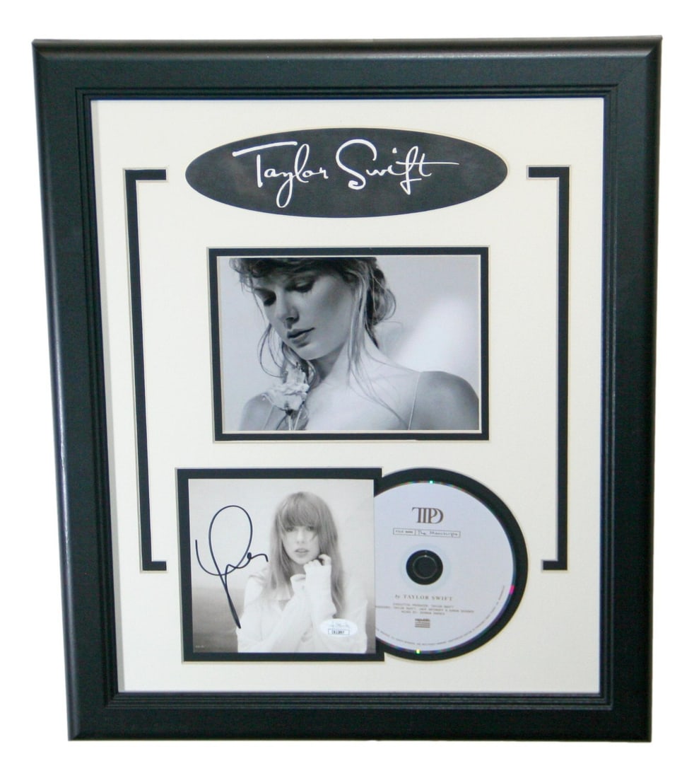 Framed Taylor Swift Signed CD Booklet with Photo and CD JSA Authenticated (1 of 4)