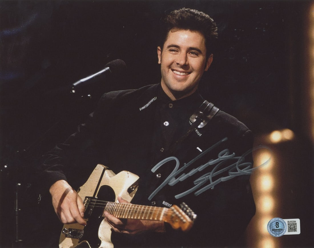 Vince Gill Hand Signed 8x10 Photo Beckett Authenticated Horizontal Autograph (1 of 1)