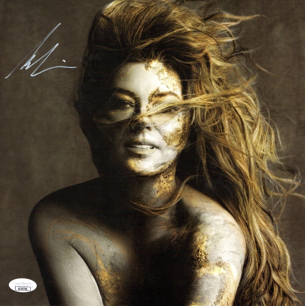 Shania Twain Signed 11X11 Album Photo Queen of Me JSA Authenticated: Shania Twain Signed 11X11 Album Photo Queen of Me JSA Authenticated This is an original autographed 11X11 album photo of Shania Twain, the acclaimed country music artist. The item has been authenticat
