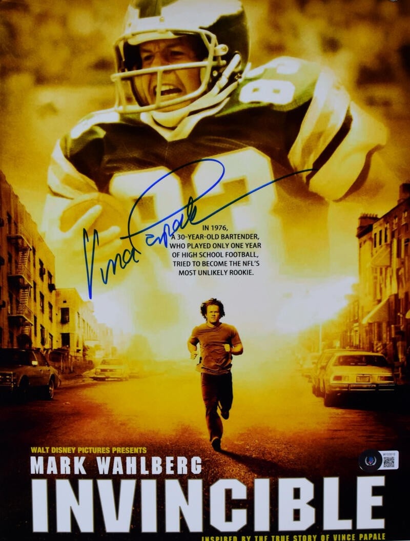 Vince Papale signed Philadelphia Eagles 11x14 photo Beckett hologram: Vince Papale signed Philadelphia Eagles 11x14 photo Beckett hologram This 11x14 photo features Vince Papale, autographed and representing his time with the Philadelphia Eagles. The signature is authen