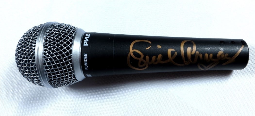 Lucie Arnaz Autographed Microphone The Jazz Singer JSA Certified: Lucie Arnaz Autographed Microphone The Jazz Singer JSA Certified This is an authentic microphone autographed by Lucie Arnaz, renowned for her role in "The Jazz Singer." The signature has been verified