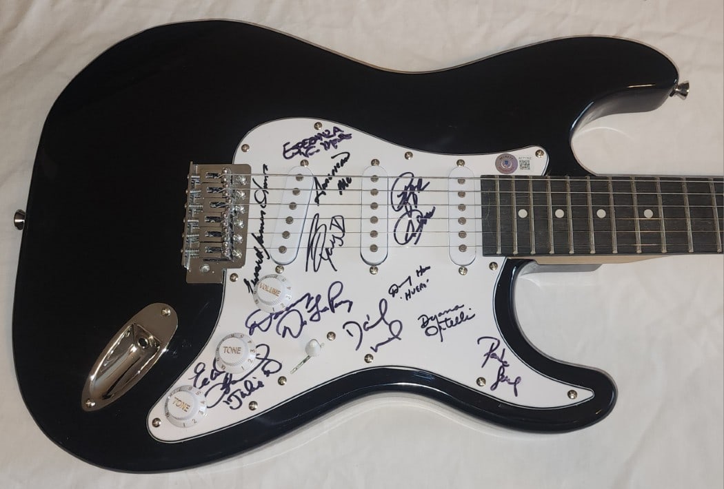 American Me autographed electric guitar Beckett authenticated (1 of 4)