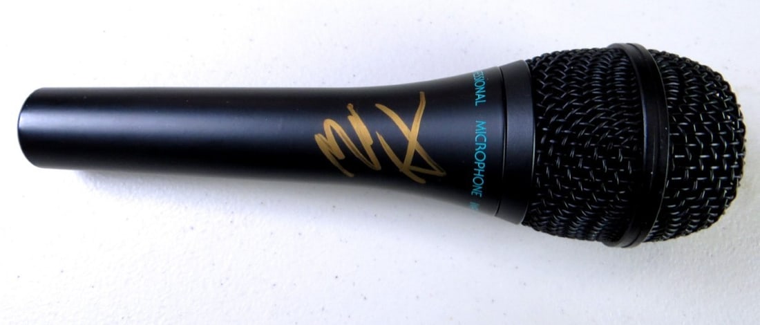 Microphone Hand Signed by Malin Akerman Beckett Authenticated Rock of Ages: Microphone Hand Signed by Malin Akerman Beckett Authenticated Rock of Ages This microphone has been autographed by Malin Akerman and is authenticated by Beckett Authentication Services. It is an origi