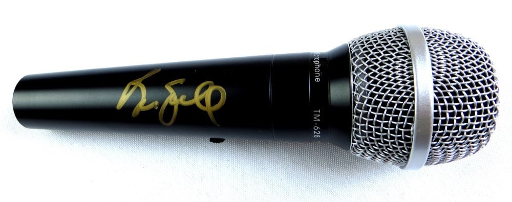 Bill Engvall Autographed Microphone Beckett Certified Blue Collar Comedy: Bill Engvall Autographed Microphone Beckett Certified Blue Collar Comedy This original microphone is autographed by comedian Bill Engvall, known for his work in the Blue Collar Comedy Tour. The signat