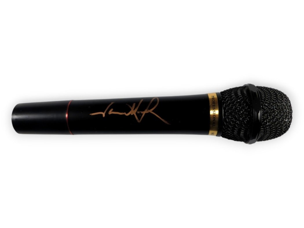 Jason Alexander Autographed Microphone Seinfeld JSA Certified: Jason Alexander Autographed Microphone Seinfeld JSA Certified This is a pre-owned microphone signed by Jason Alexander, famously known for his role as George Costanza in the beloved television series 