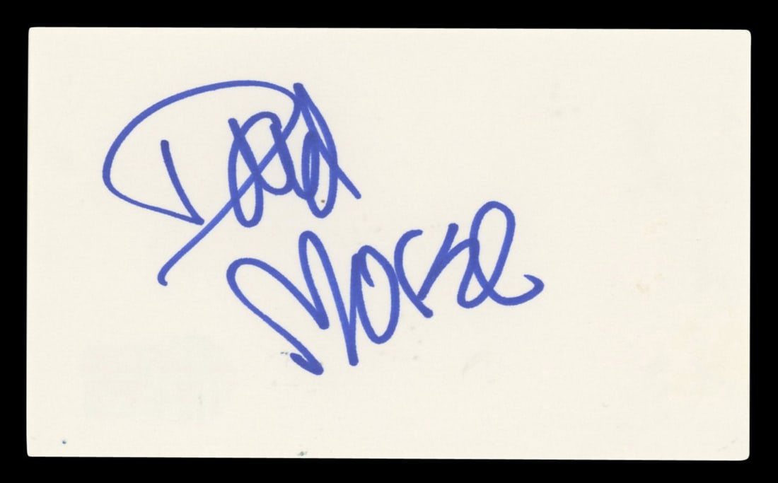 David Morse St. Elsewhere Signed 3x5 Index Card Beckett Authenticated: David Morse St. Elsewhere Signed 3x5 Index Card Beckett Authenticated This authentic 3x5 index card features the signature of David Morse, known for his role in the iconic series St. Elsewhere. The it