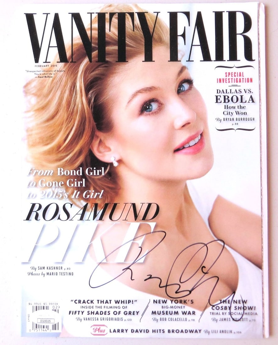 Rosamund Pike Autographed Vanity Fair Magazine JSA Certified: Rosamund Pike Autographed Vanity Fair Magazine JSA Certified This Vanity Fair magazine features a striking cover with Rosamund Pike, who is known for her role in 'Gone Girl.' The magazine is signed by