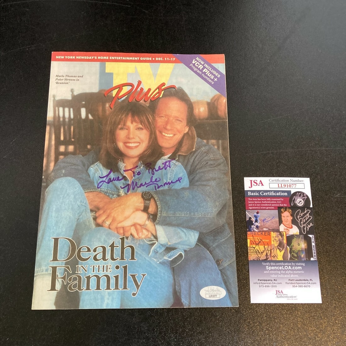 TV Magazine Featuring Marlo Thomas Signature JSA Authenticated (1 of 6)