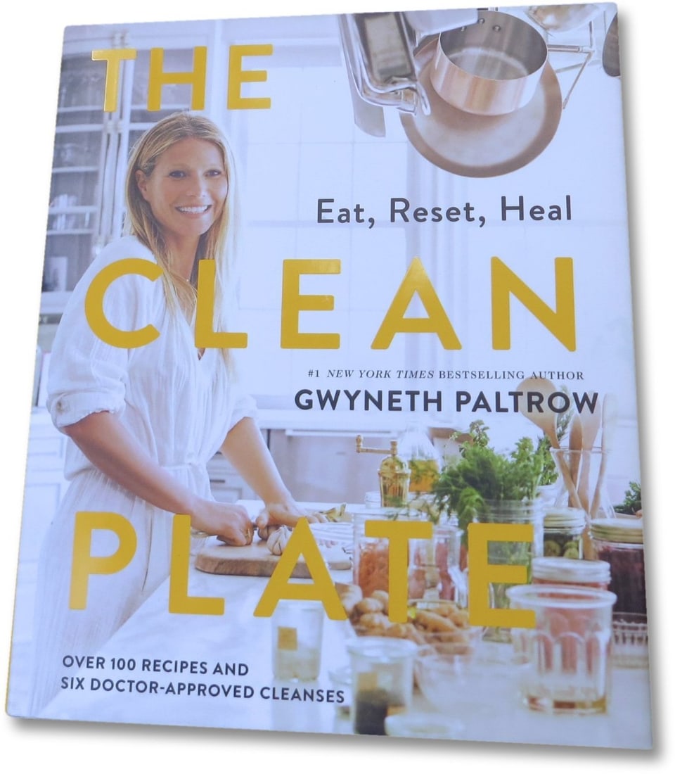 Gwyneth Paltrow Signed The Clean Plate Book JSA Authenticated: Gwyneth Paltrow Signed The Clean Plate Book JSA Authenticated This hardcover book, titled 'The Clean Plate,' is autographed by the renowned actress Gwyneth Paltrow. The signature has been authenticate
