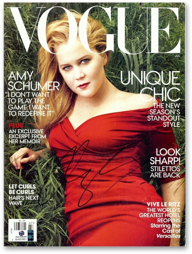 Amy Schumer Autographed Vogue Magazine with Global Authentics Certification: Amy Schumer Autographed Vogue Magazine with Global Authentics Certification This Vogue magazine features a stunning cover with Amy Schumer, who has personally signed it. The autograph is authenticated