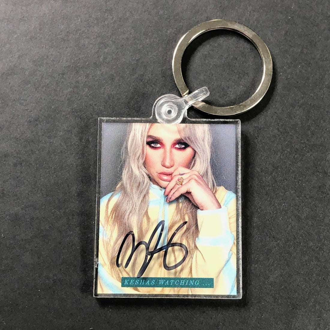Kesha Autographed Keychain PSA/DNA Certified Music Memorabilia (1 of 2)