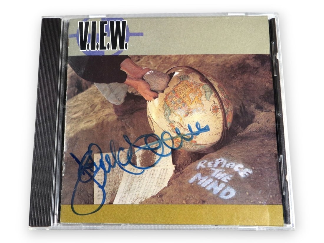Jack McDowell Signed CD Booklet White Sox JSA Authenticated: Jack McDowell Signed CD Booklet White Sox JSA Authenticated This is an original CD booklet featuring the autograph of Jack McDowell, a prominent pitcher known for his time with the White Sox. The item