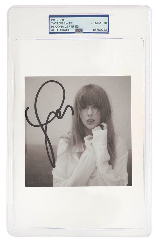 Taylor Swift Signed The Tortured Poets Department CD Insert PSA Auto 10: Taylor Swift Signed The Tortured Poets Department CD Insert PSA Auto 10 This is a Taylor Swift signed insert from the CD "The Tortured Poets Department." The insert features an autograph that has been