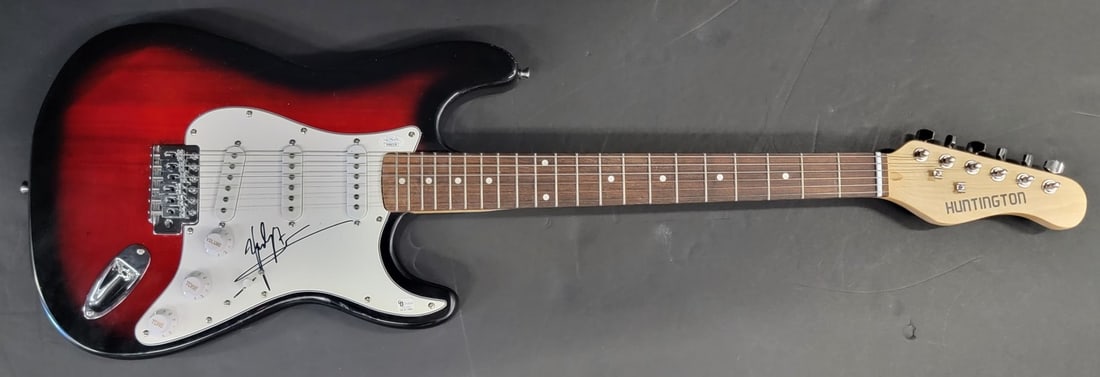 Penelope Cruz Autographed Electric Guitar JSA Authenticated: Penelope Cruz Autographed Electric Guitar JSA Authenticated This is an authentic electric guitar autographed by the talented actress Penelope Cruz. The autograph has been verified by James Spence Auth