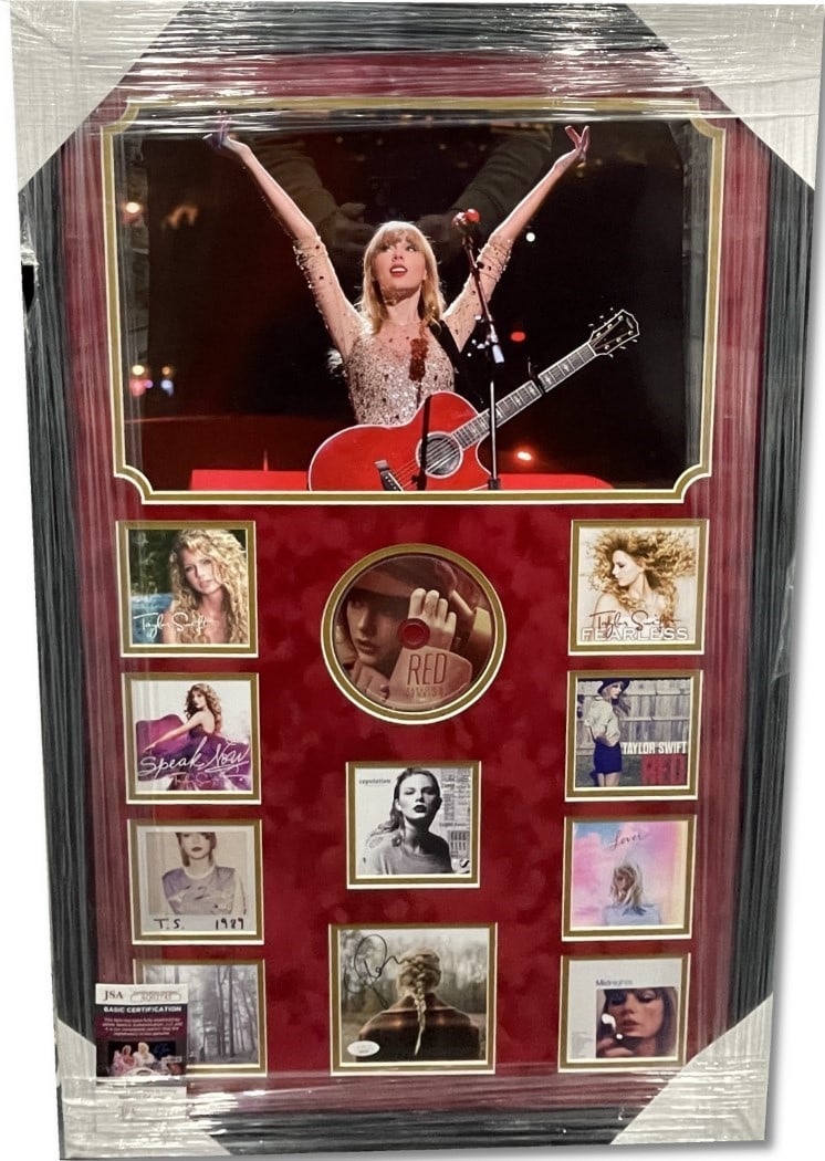 Taylor Swift Signed CD Cover Gold Rush Custom Frame JSA Authenticated 22x34: Taylor Swift Signed CD Cover Gold Rush Custom Frame JSA Authenticated 22x34 This Taylor Swift signed autographed CD cover features her stunning artwork and is custom framed for display. It measures 22