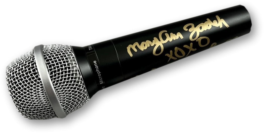 Maryam Zadeh Signed Microphone My Forbidden Lover JSA Authenticated: Maryam Zadeh Signed Microphone My Forbidden Lover JSA Authenticated This is an original autographed microphone by Maryam Zadeh, featuring her signature from the song "My Forbidden Lover." The item has