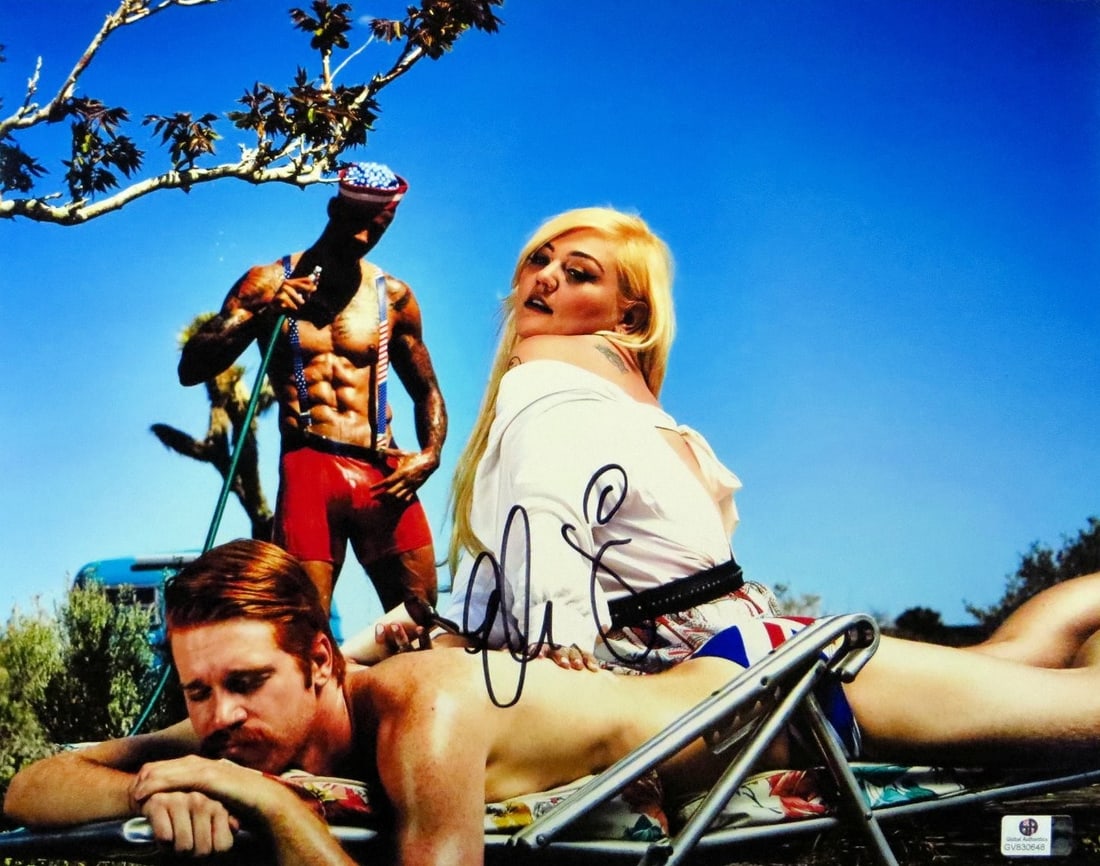 Elle King Autographed 11x14 Photo Ex's and Oh's GAI Certified: Elle King Autographed 11x14 Photo Ex's and Oh's GAI Certified Capture a piece of music history with this authentic, autographed 11X14 photograph of Elle King, known for her hit song 'Ex's and Oh's.' T