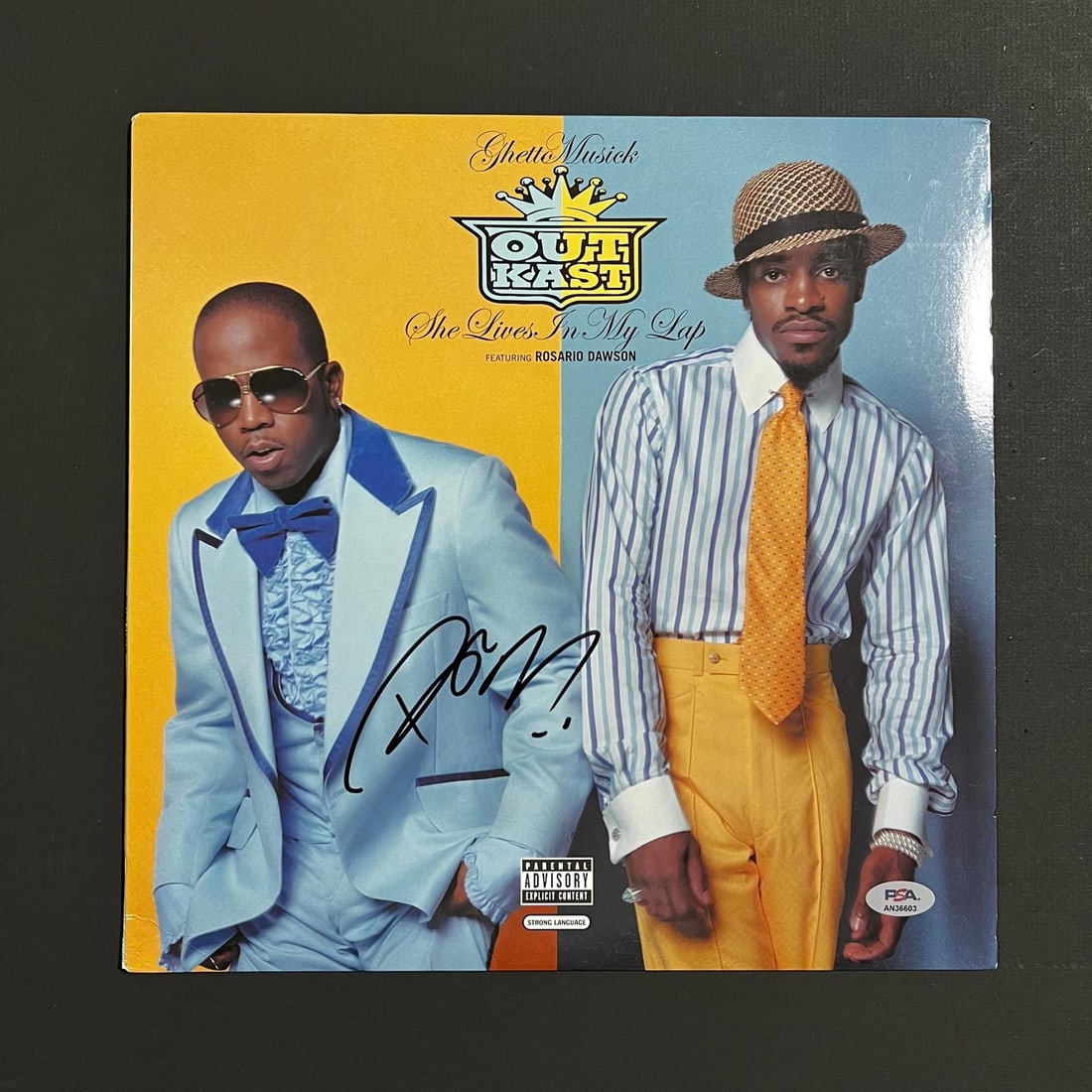 Big Boi Autographed The Lives in My Lap Vinyl Insert PSA/DNA: Big Boi Autographed The Lives in My Lap Vinyl Insert PSA/DNA This is an original vinyl insert of "The Lives in My Lap" signed by renowned rapper Big Boi. The autograph has been authenticated by PSA/DN
