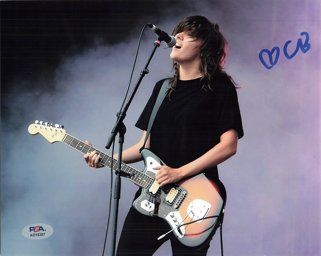 Courtney Barnett Signed 8x10 Photo PSA/DNA Authenticated Music Memorabilia (1 of 1)