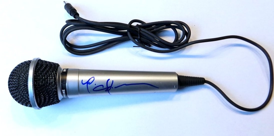 Autographed Microphone by CeeLo Green with Global Authentics Verification: Autographed Microphone by CeeLo Green with Global Authentics Verification This original microphone is autographed by CeeLo Green, the renowned singer known for his work with Gnarls Barkley and as a so