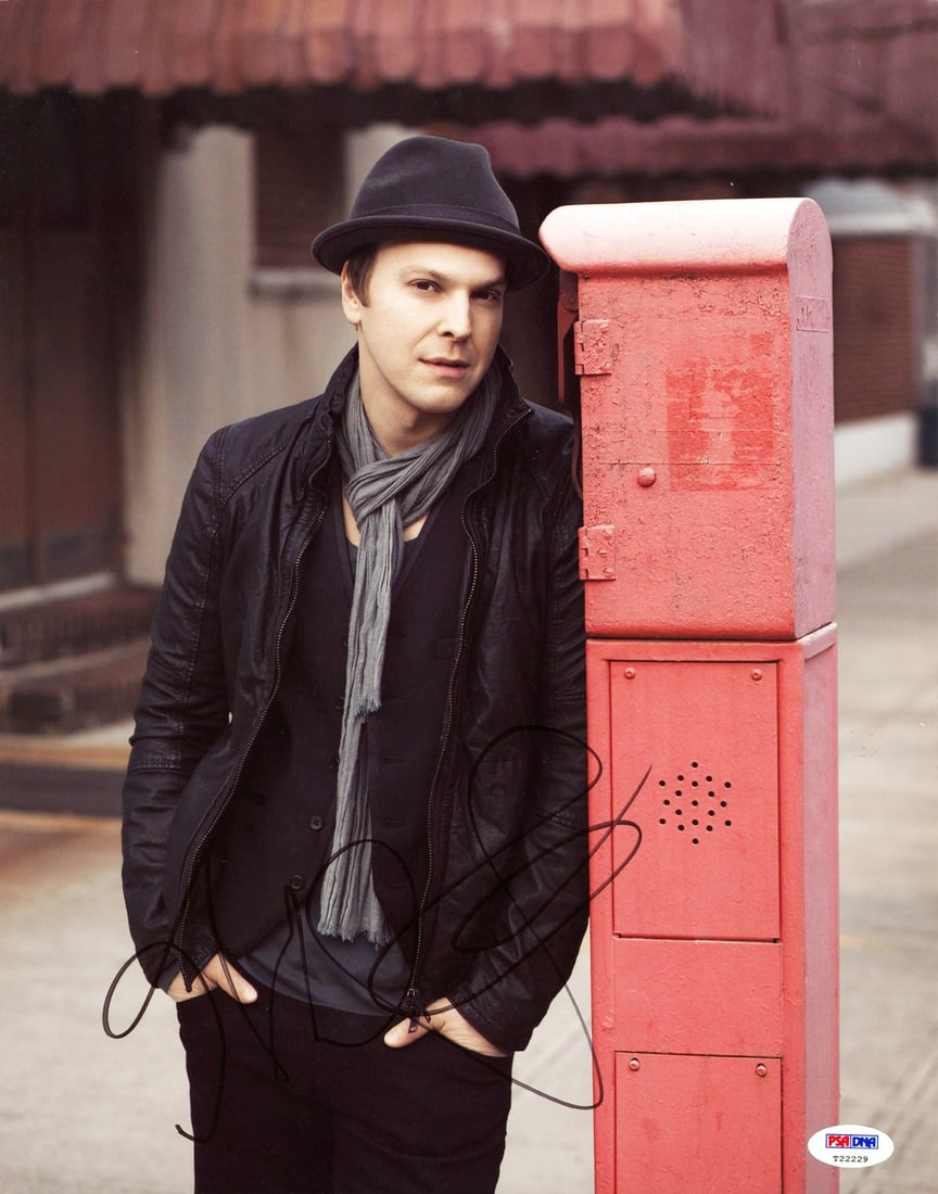 Gavin DeGraw Signed 11x14 Photo PSA/DNA Certified Authentic: Gavin DeGraw Signed 11x14 Photo PSA/DNA Certified Authentic This authentic autographed vertical 11x14 photograph features Gavin DeGraw, a renowned musician. The photo has been personally signed by DeG