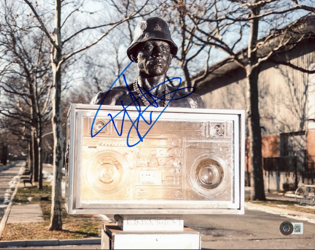 Signed 11x14 L L Cool J photo Beckett authenticated (1 of 3)