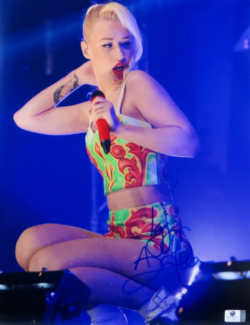 Iggy Azalea Autographed 11X14 Photo GAI Certified Kneeling Pose (1 of 2)