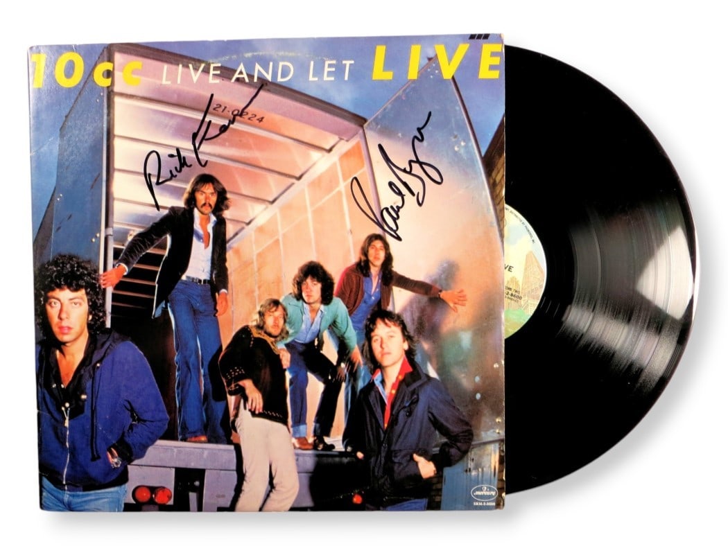 10cc Dual Signed Autographed Record Album Paul Burgess Rick Fenn Beckett Authenticated: 10cc Dual Signed Autographed Record Album Paul Burgess Rick Fenn Beckett Authenticated This is a pre-owned, dual-signed autographed record album by Paul Burgess and Rick Fenn, members of the renowned 