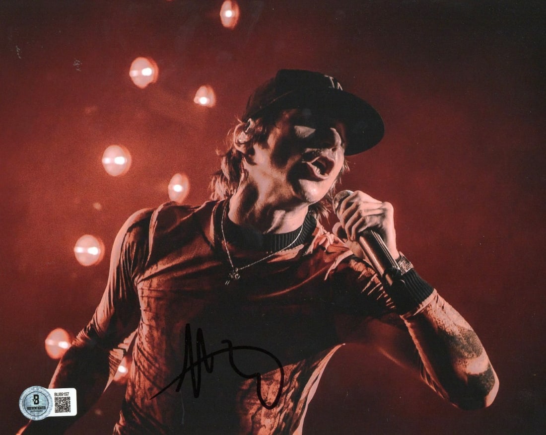 Matt Shultz Autographed 8x10 Photo Cage the Elephant Beckett Authenticated: Matt Shultz Autographed 8x10 Photo Cage the Elephant Beckett Authenticated This is an original 8X10 photograph signed by Matt Shultz, the lead singer of Cage the Elephant. The autograph has been