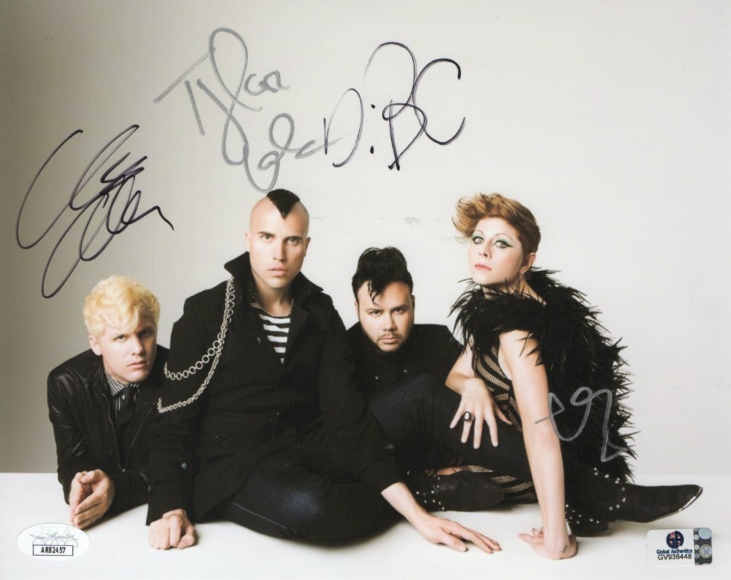 Neon Trees Band Autographed 8x10 Photo JSA Authenticated: Neon Trees Band Autographed 8x10 Photo JSA Authenticated This is an authentic 8x10 photograph of the Neon Trees band, signed by Chris Allen, Tyler Glenn, Elaine Bradley, and Branden Campbell. Each aut