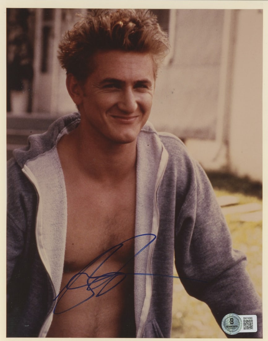 Sean Penn Autographed 8x10 Photo At Close Range Beckett Authenticated: Sean Penn Autographed 8x10 Photo At Close Range Beckett Authenticated This authentic 8x10 photograph features a personally signed autograph by Sean Penn from the film 'At Close Range'. The item is ver