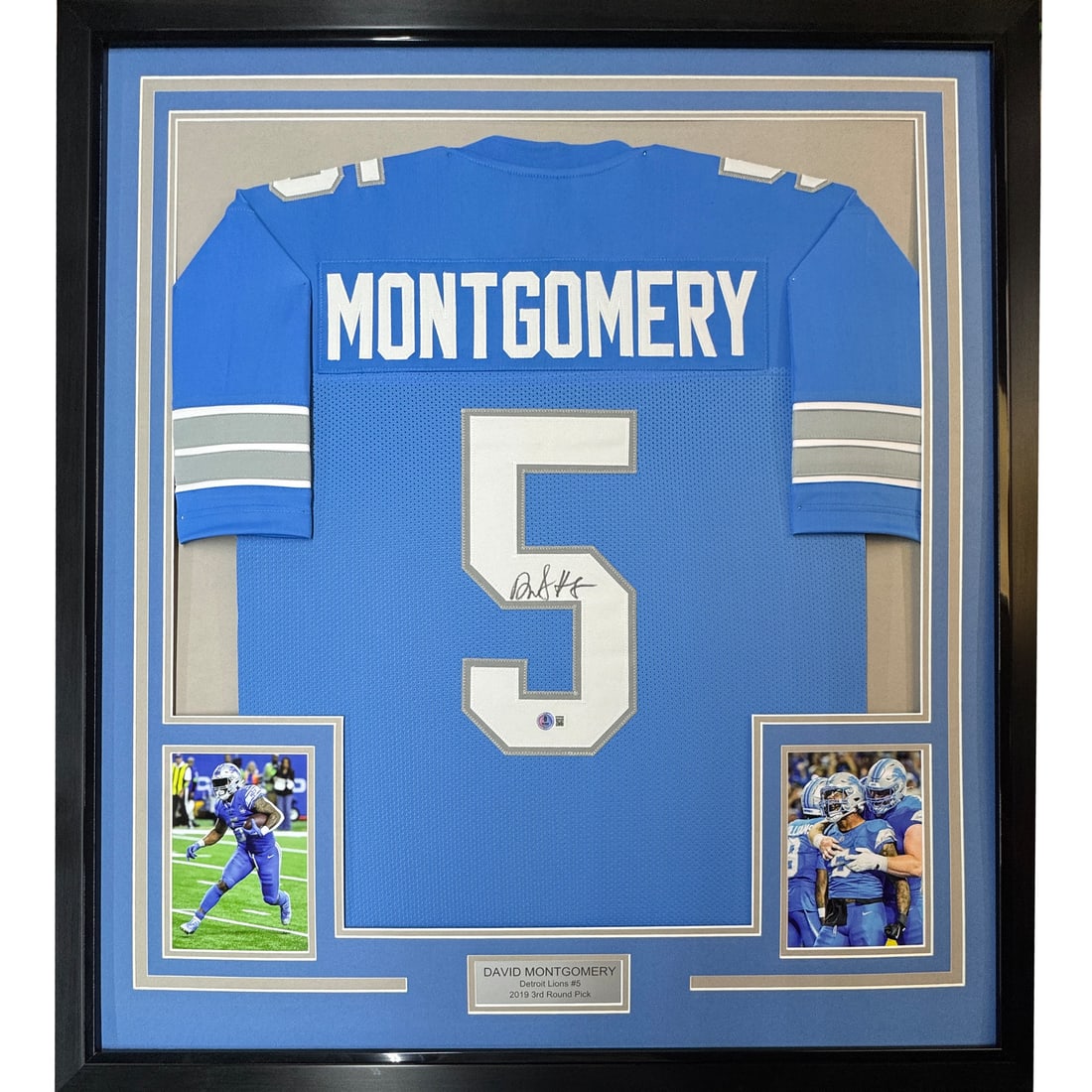 Framed Signed David Montgomery Detroit Lions Jersey BAS COA 35x39: Framed Signed David Montgomery Detroit Lions Jersey BAS COA 35x39 Showcase your team spirit with this professionally framed and autographed Detroit Lions jersey by David Montgomery. Measuring an impre