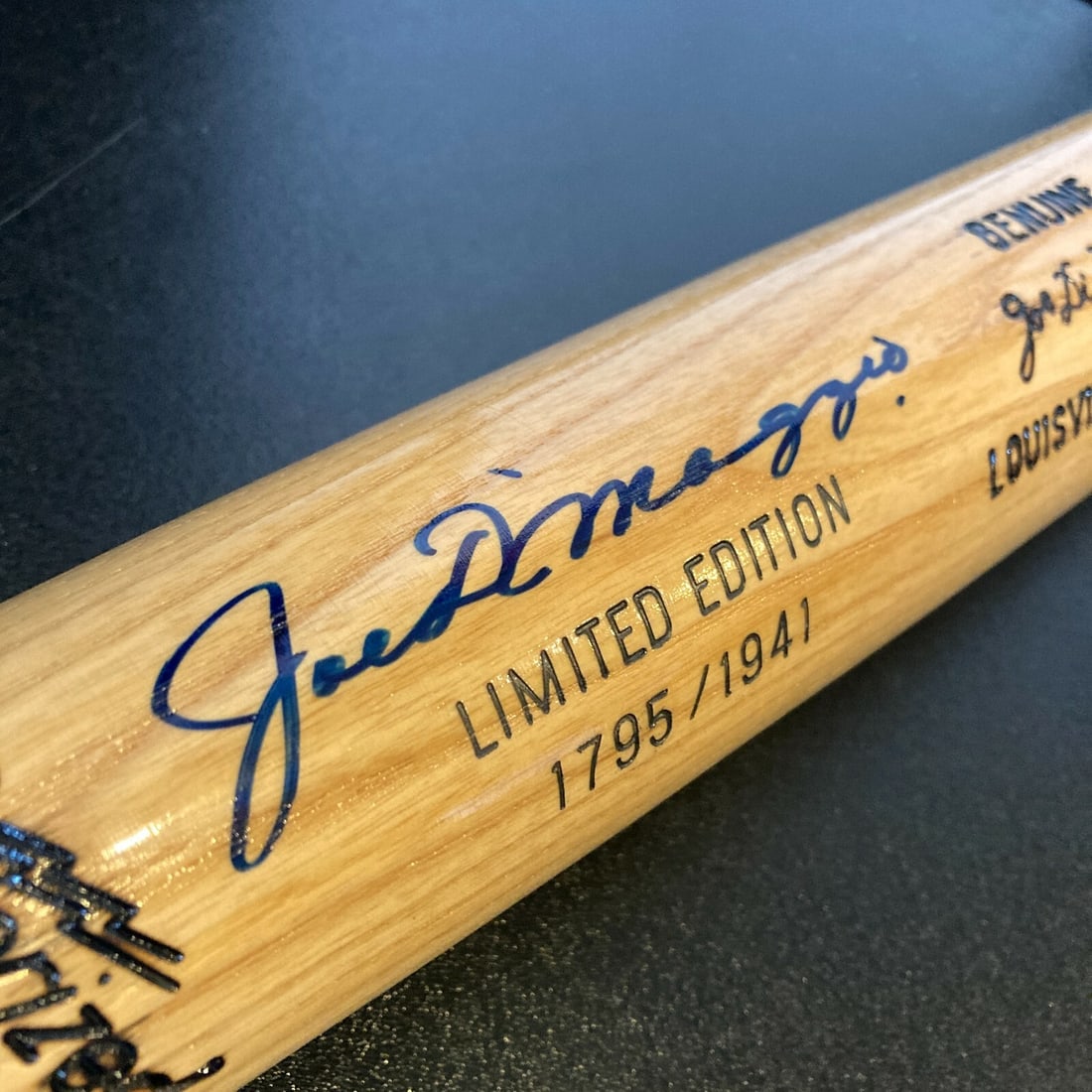 Joe DiMaggio Signed Baseball Bat JSA Authenticated MINT 9 - 4