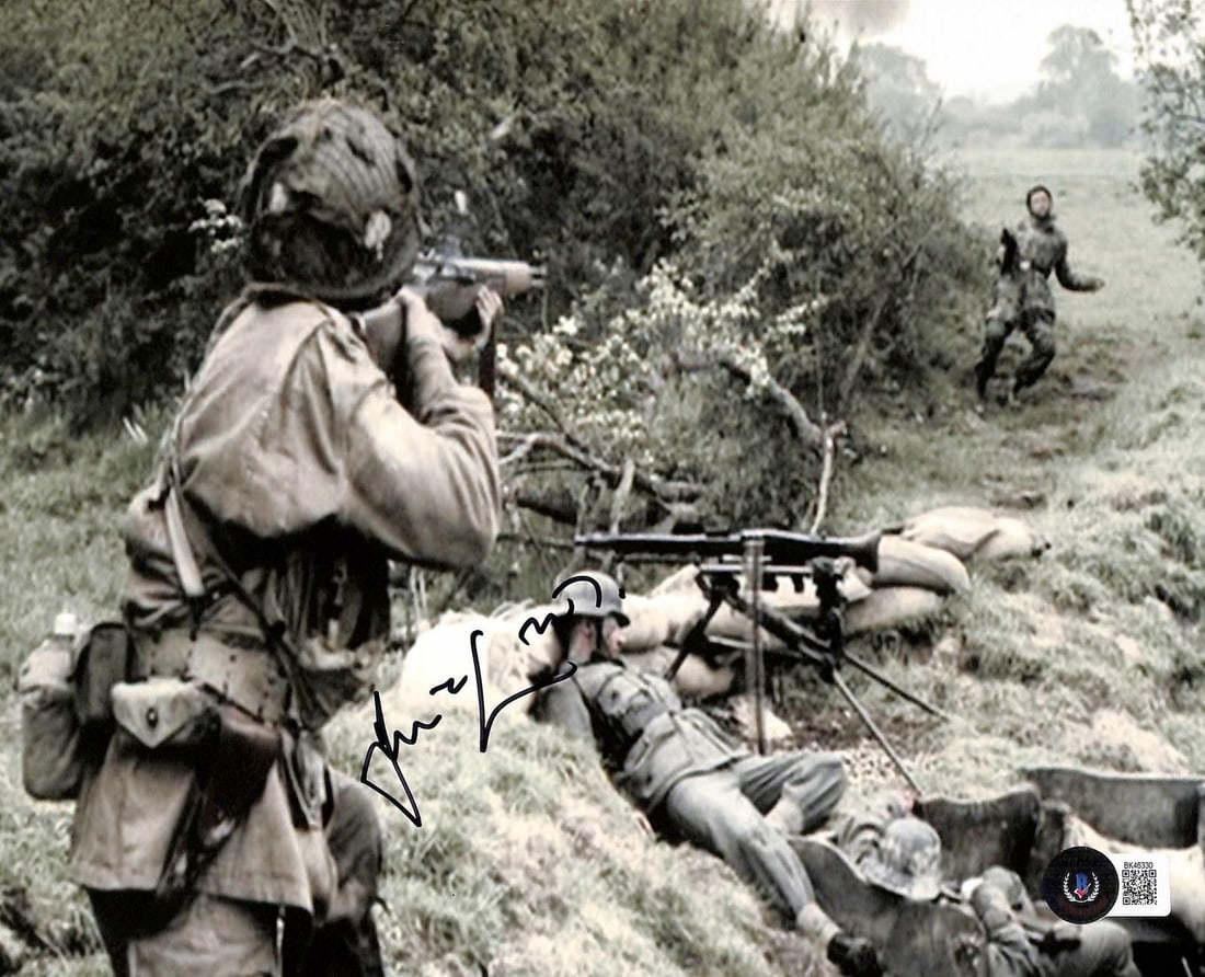 Beckett Authenticated Damian Lewis Band of Brothers 8x10 Signed Photo: Beckett Authenticated Damian Lewis Band of Brothers 8x10 Signed Photo This 8x10 photograph from the acclaimed HBO miniseries Band of Brothers features an intense World War II combat scene and is hand-