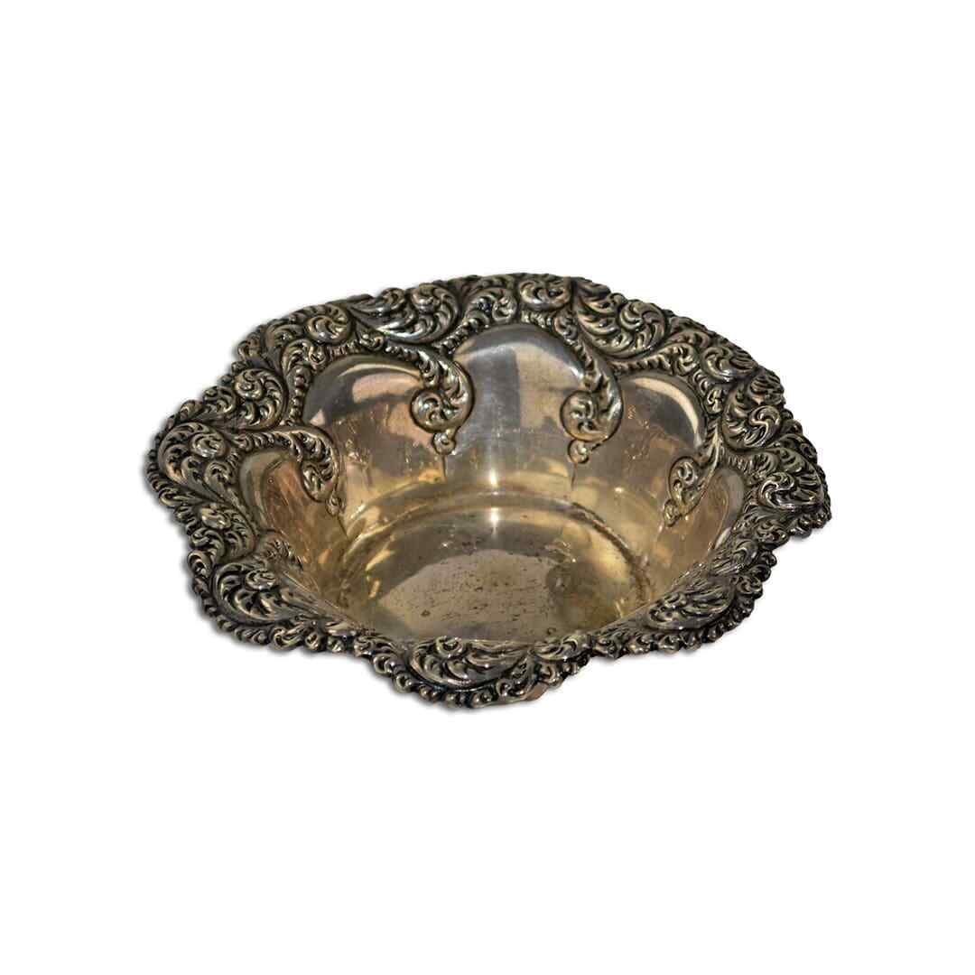 Art Nouveau Sterling Silver Floral Bowl 2.45 ozt: Art Nouveau Sterling Silver Floral Bowl 2.45 ozt This Art Nouveau style small dish features an elegant floral pattern and is crafted from sterling silver. Dating from 1850-1899 and originating from th