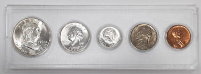 1960 Philadelphia 5 Coin Uncirculated US Year Set 90% Silver: 1960 Philadelphia 5 Coin Uncirculated US Year Set 90% Silver This 1960 US Uncirculated Year Set includes five coins: a half dollar, quarter, dime, nickel, and penny. The half dollar, quarter, and dime