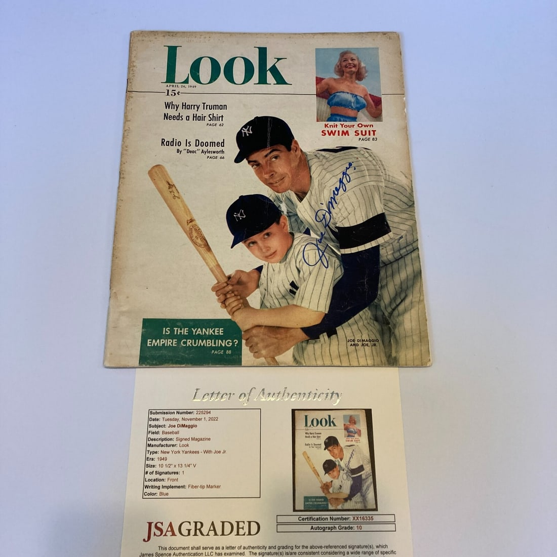Joe Dimaggio 1949 Look Magazine Signed JSA Graded 10 GEM MINT: Joe Dimaggio 1949 Look Magazine Signed JSA Graded 10 GEM MINT This is a remarkable 1949 Look magazine featuring the legendary baseball player Joe DiMaggio, who has signed it with a pristine autograph.