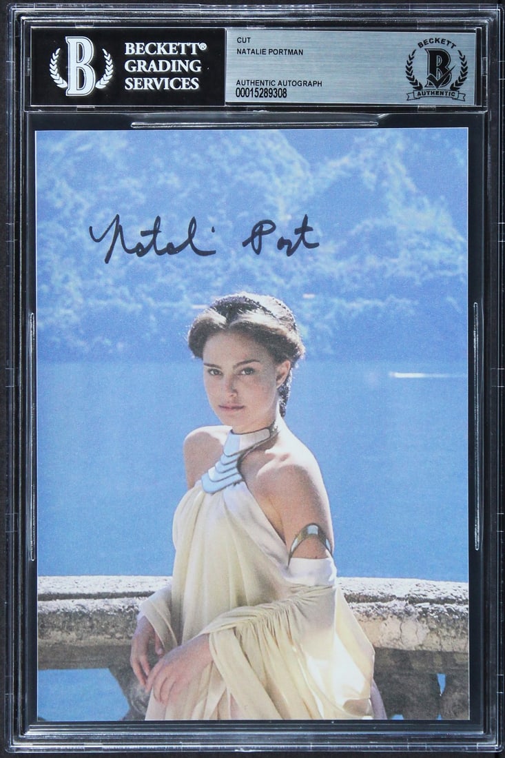 Natalie Portman Signed Star Wars Episode I Print 5.25x7.25 Beckett Authenticated: Natalie Portman Signed Star Wars Episode I Print 5.25x7.25 Beckett Authenticated This original 5.25x7.25 print photograph features the signature of Natalie Portman, known for her role in Star Wars Epi