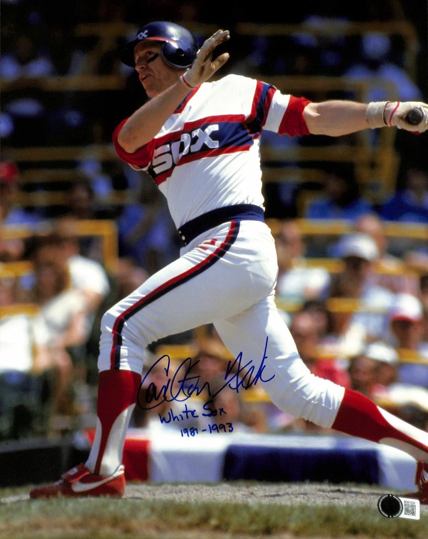 Carlton Fisk autographed White Sox 11x14 photo Beckett certified: Carlton Fisk autographed White Sox 11x14 photo Beckett certified This 11x14 photograph features legendary catcher Carlton Fisk in action with the Chicago White Sox. The photo is hand-signed by Carlton