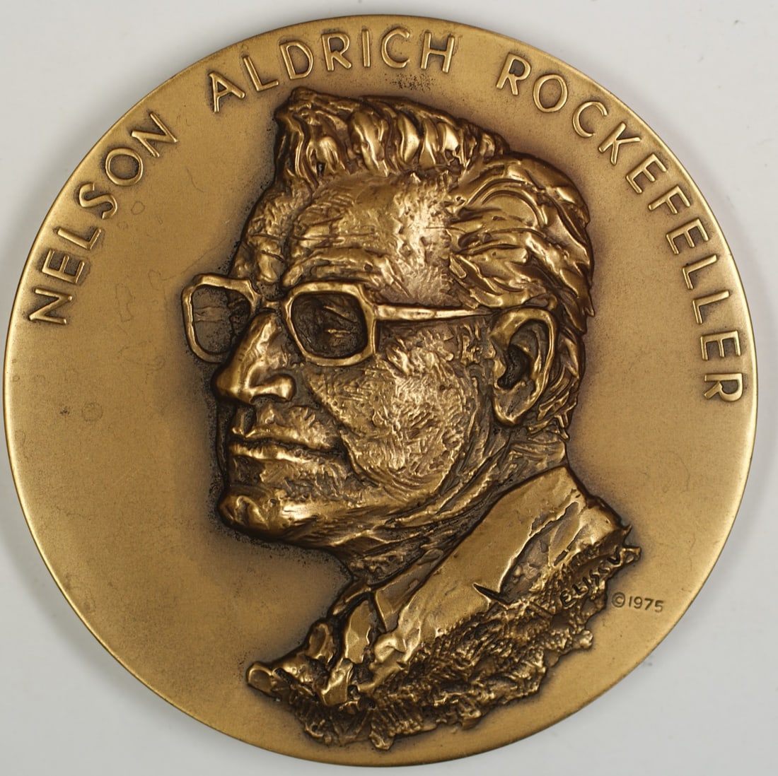 Large Bronze 1974 Rockefeller High Relief Inaugural Medal by MACO: Large Bronze 1974 Rockefeller High Relief Inaugural Medal by MACO This is a high relief large bronze inaugural medal from 1974 commemorating Nelson Aldrich Rockefeller. Produced in the United States b