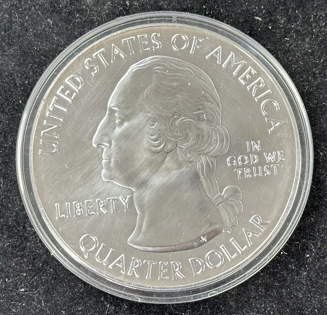 Denali 5 oz 2012 Silver America the Beautiful Quarter: Denali 5 oz 2012 Silver America the Beautiful Quarter This 2012 America the Beautiful coin features Denali and contains 5 ounces of .999 fine silver. Issued by the U.S. Mint, this pre-owned coin is un