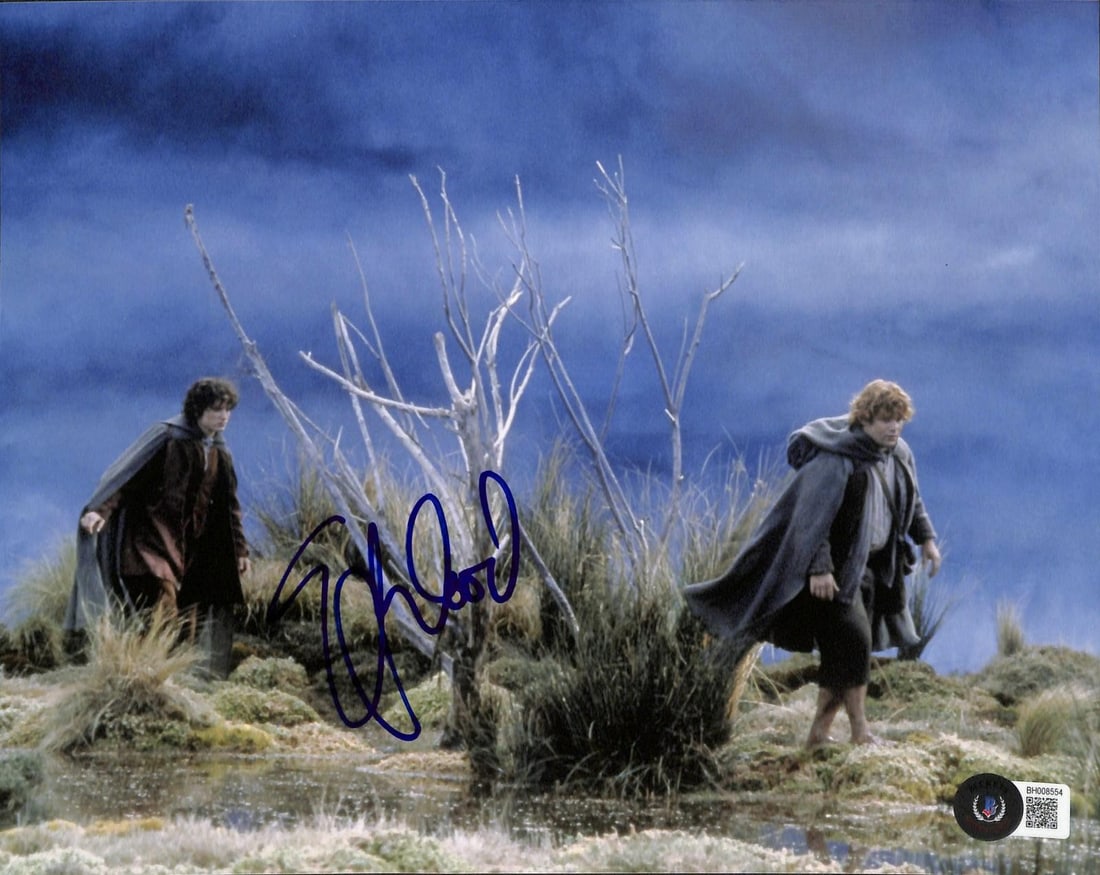 Beckett Certified Elijah Wood signed 8x10 Lord of the Rings photo (1 of 1)