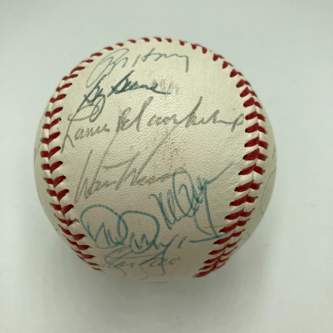 Oakland Athletics 1989 Champions Baseball With 29 Team Signatures JSA Certified: Oakland Athletics 1989 Champions Baseball With 29 Team Signatures JSA Certified This is an original 1989 Oakland A's World Series Champions team-signed baseball featuring 29 signatures. The item has b