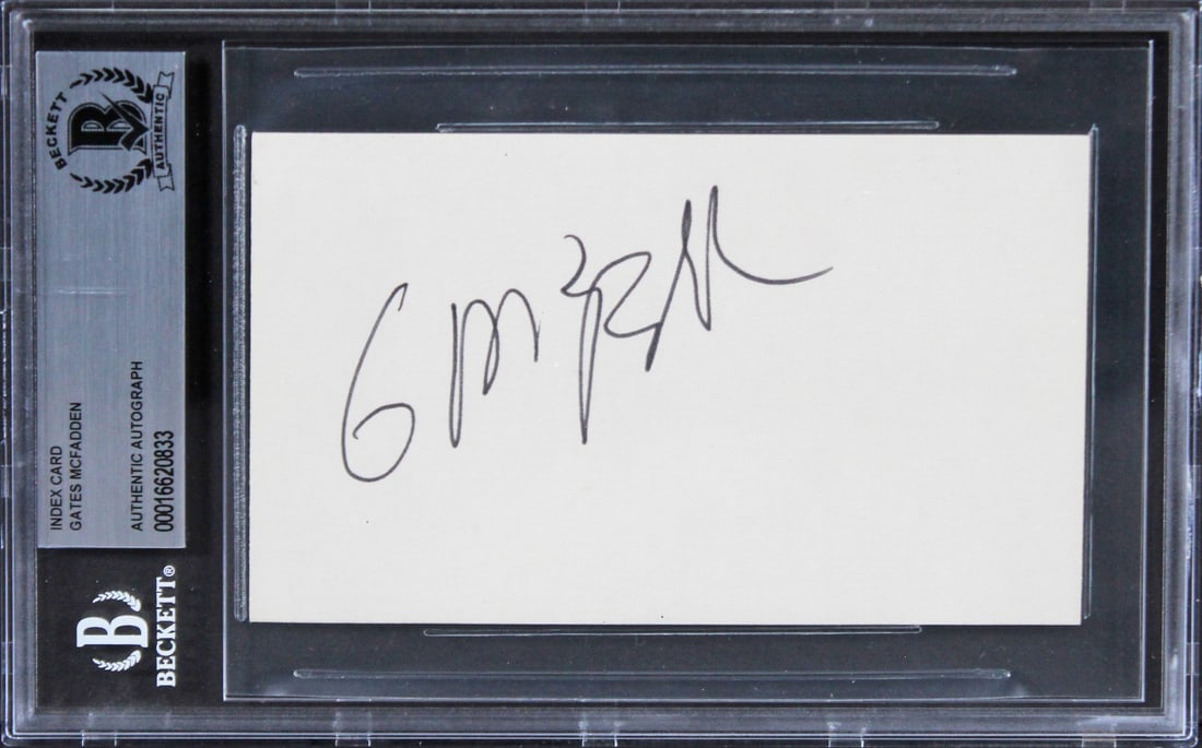 Gates McFadden Star Trek Picard Signed 3x5 Index Card Beckett Authenticated: Gates McFadden Star Trek Picard Signed 3x5 Index Card Beckett Authenticated This authentic 3x5 index card features the signature of Gates McFadden, known for her role in Star Trek Picard. The autograp