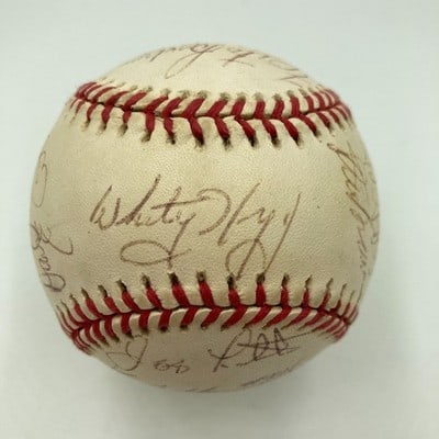 St. Louis Cardinals 1982 NL baseball with 21 autographs JSA COA: St. Louis Cardinals 1982 NL baseball with 21 autographs JSA COA This official National League baseball has been signed by 21 members of the 1982 St. Louis Cardinals World Series Championship team. Not
