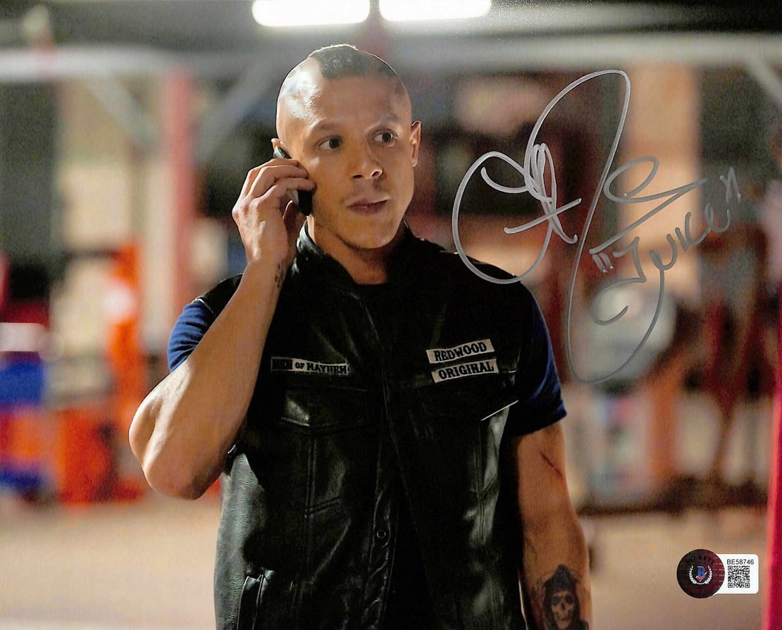 Theo Rossi Signed 8x10 Juice Ortiz Photo Beckett Certified: Theo Rossi Signed 8x10 Juice Ortiz Photo Beckett Certified This autographed 8x10 photograph features Theo Rossi, known for his role as "Juice Ortiz" in the acclaimed series Sons of Anarchy. The photog